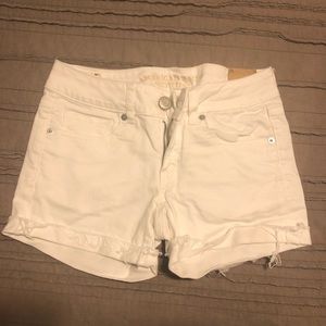 White denim American eagle shorts